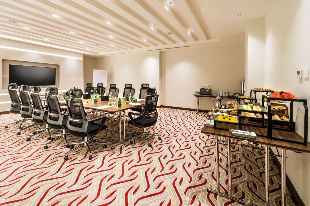 Best Western Plus Al Qurayyat City Center Экстерьер фото