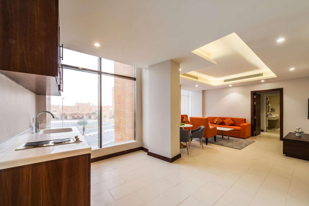 Best Western Plus Al Qurayyat City Center Экстерьер фото