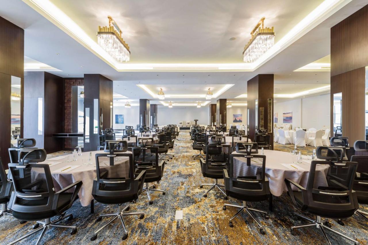 Best Western Plus Al Qurayyat City Center Экстерьер фото