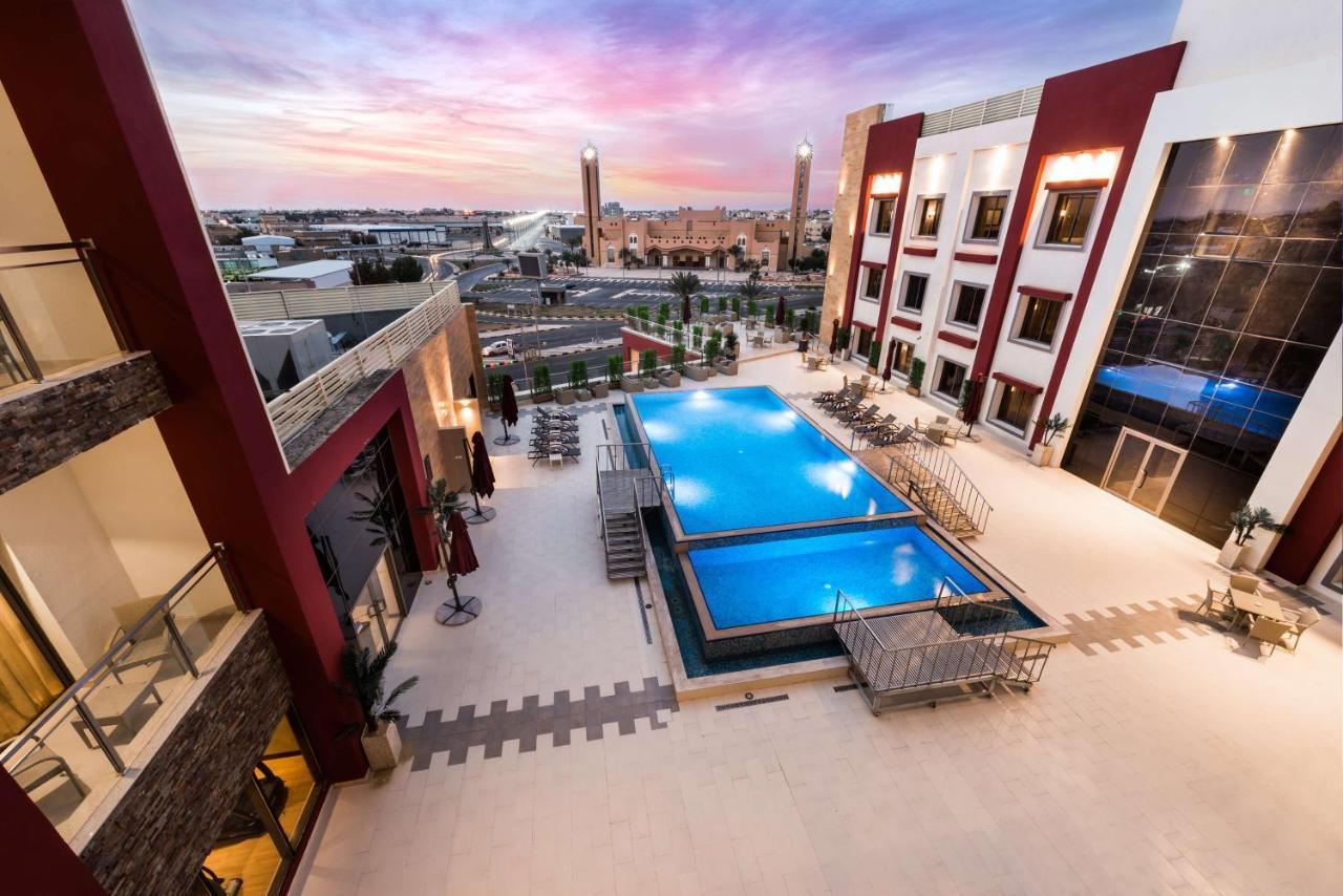 Best Western Plus Al Qurayyat City Center Экстерьер фото