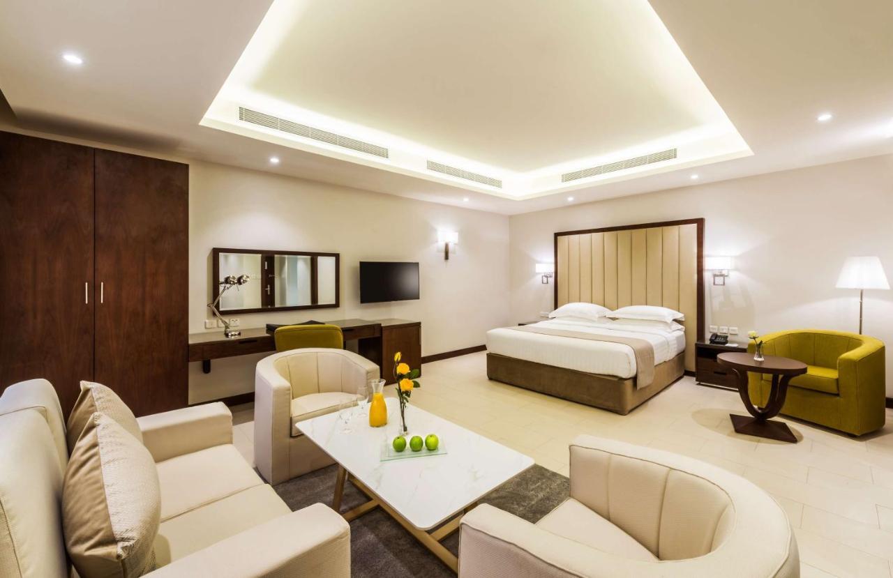 Best Western Plus Al Qurayyat City Center Экстерьер фото